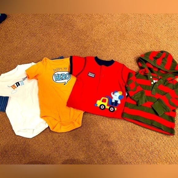 Bundle of 4 Boys Tops and Onesies 0-3 Months - Picture 1 of 9